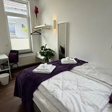 Privates Gaestehaus Mit Whirlpool - Garten - Bei Speyer *