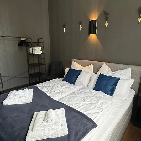 Privates Gaestehaus Mit Whirlpool - Garten - Bei Speyer Apartman