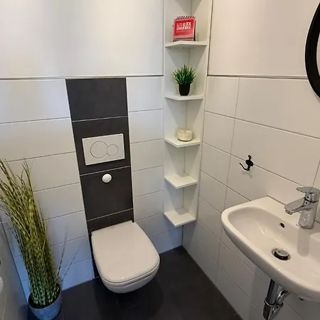 Apartman Privates Gaestehaus Mit Whirlpool - Garten - Bei Speyer *