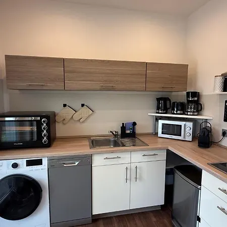 Privates Gaestehaus Mit Whirlpool - Garten - Bei Speyer Apartman *