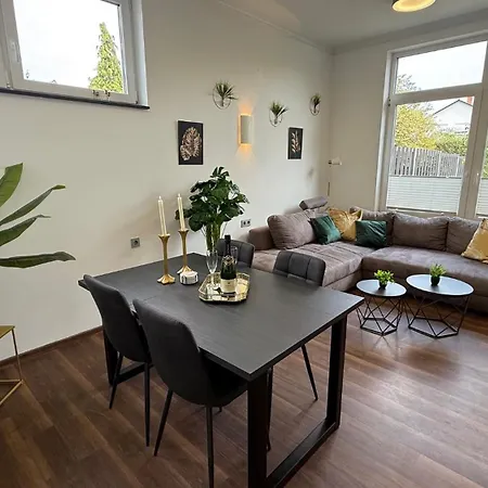 Privates Gaestehaus Mit Whirlpool - Garten - Bei Speyer Apartman