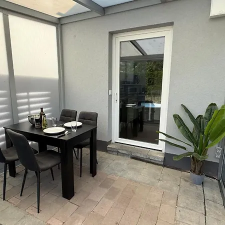 Privates Gaestehaus Mit Whirlpool - Garten - Bei Speyer Dudenhofen